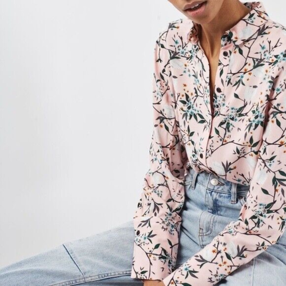 🌸EUC🌸 TOPSHOP Blossom Button Up Pink Blouse Size 4 - Picture 4 of 9